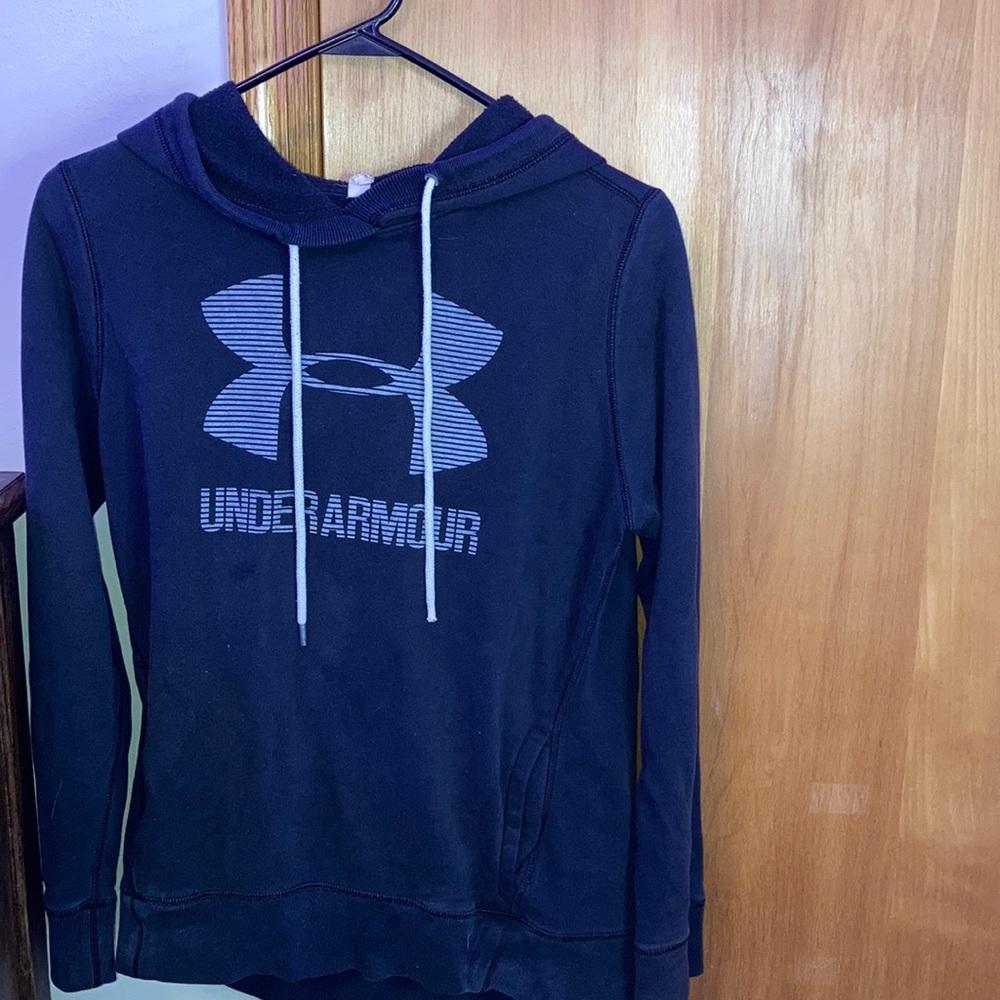 Under Armor sweatshirt